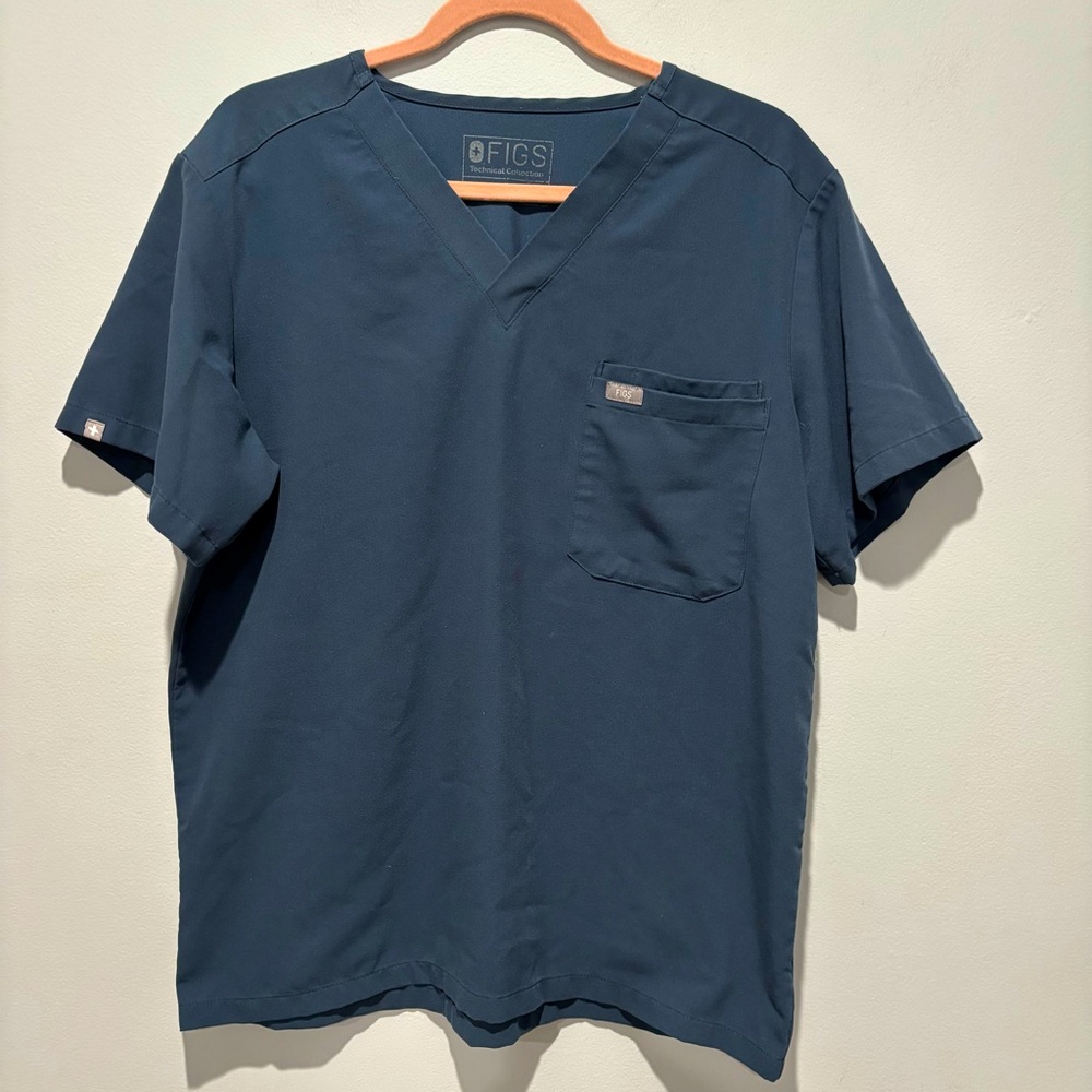 Figs scrub‎ top